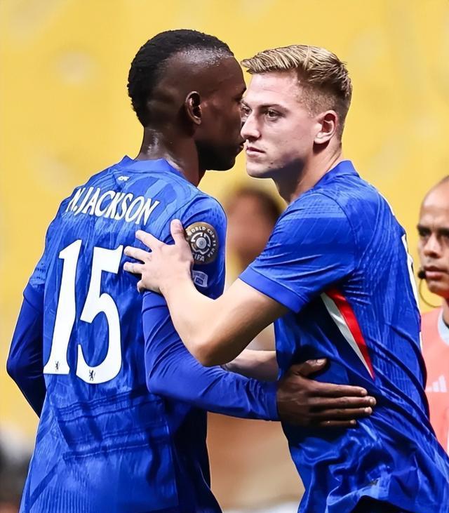 爱游戏体育-丘吉尔不要浪费每一次危机